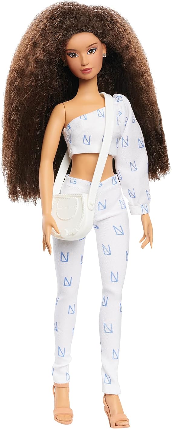 Naturalistas 11.5-inch Fashion Doll and Accessories Kelsey, 4B Textured Hair, Light Brown Skin Tone